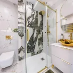 Gold&marble Luxe Apartment- Centre, Free Parking By Staynest アパート ジェシュフ