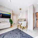 Gold&marble Luxe Apartment- Centre, Free Parking By Staynest *