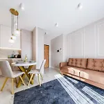 Gold&marble Luxe Apartment- Centre, Free Parking By Staynest *