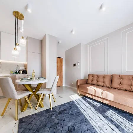 Gold&marble Luxe Apartment- Centre, Ac, Free Parking By Staynest *