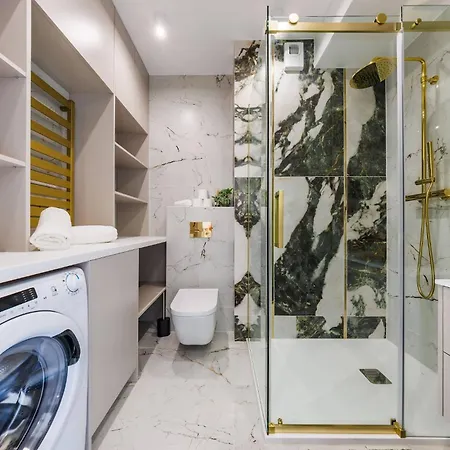 Gold&marble Luxe Apartment- Centre, Ac, Free Parking By Staynest Apartment