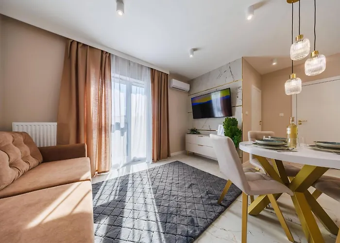 Gold&marble Luxe Apartment- Centre, Free Parking By Staynest