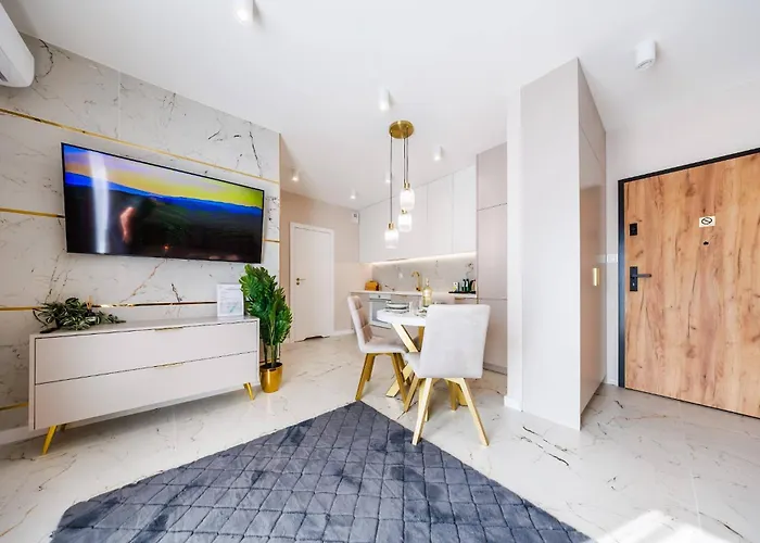 Gold&marble Luxe Apartment- Centre, Free Parking By Staynest *