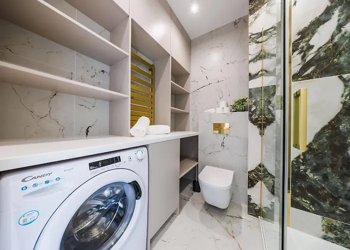 Gold&marble Luxe Apartment- Centre, Free Parking By Staynest